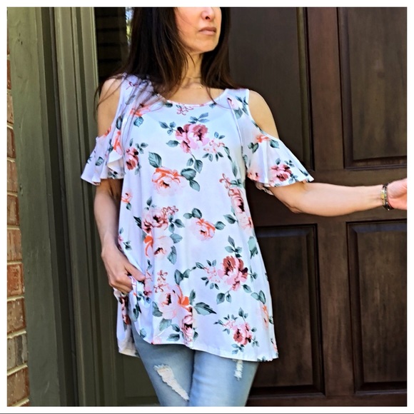 ✨CLEARANCE SALE ✨Floral cold shoulder top - Picture 5 of 8